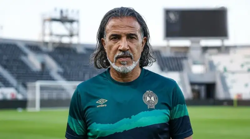 فيديو مثير للجدل يطيح بمدرب حراس مرمى الرجاء الرياضي